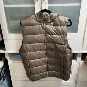 Aritzia TNA The Little Puff Vest